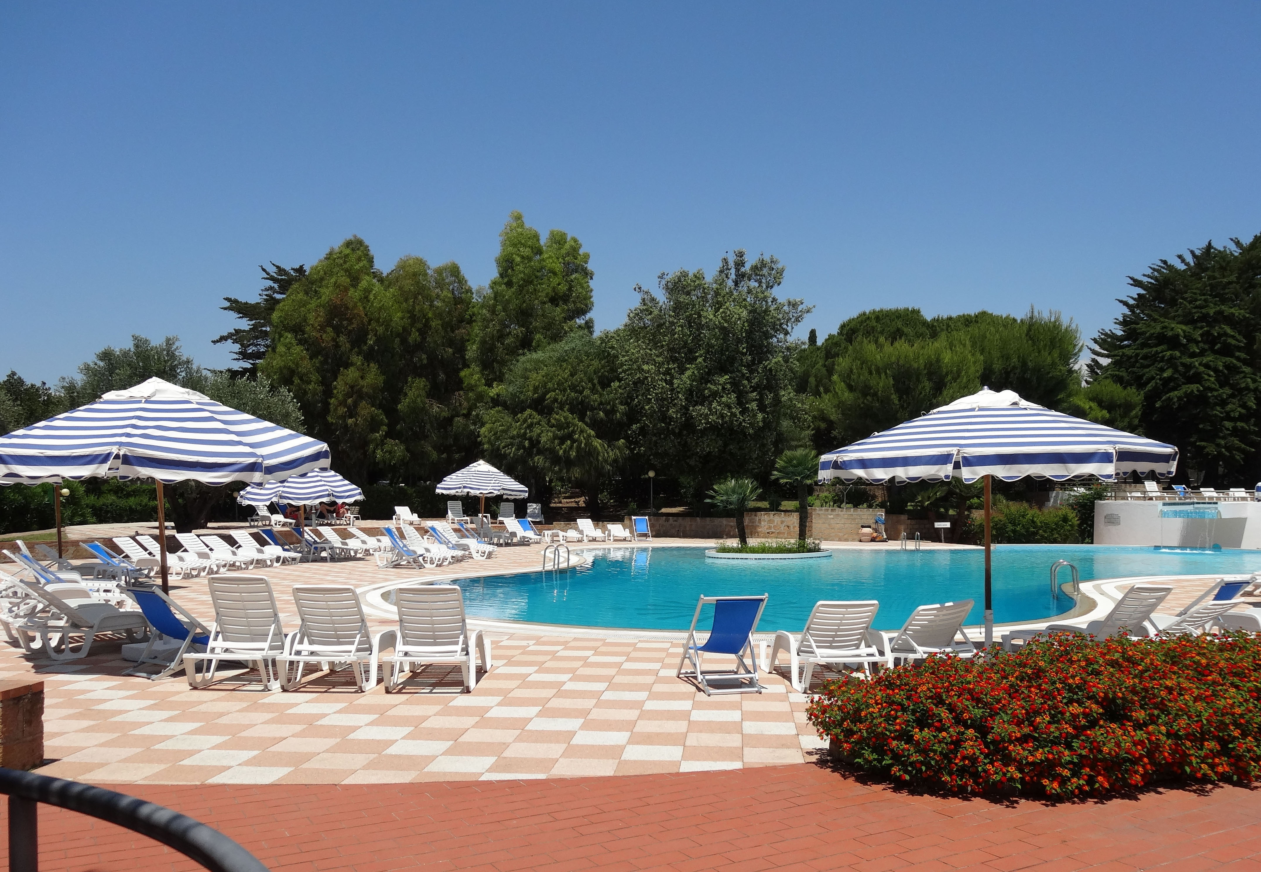 Le Castella Village 4*